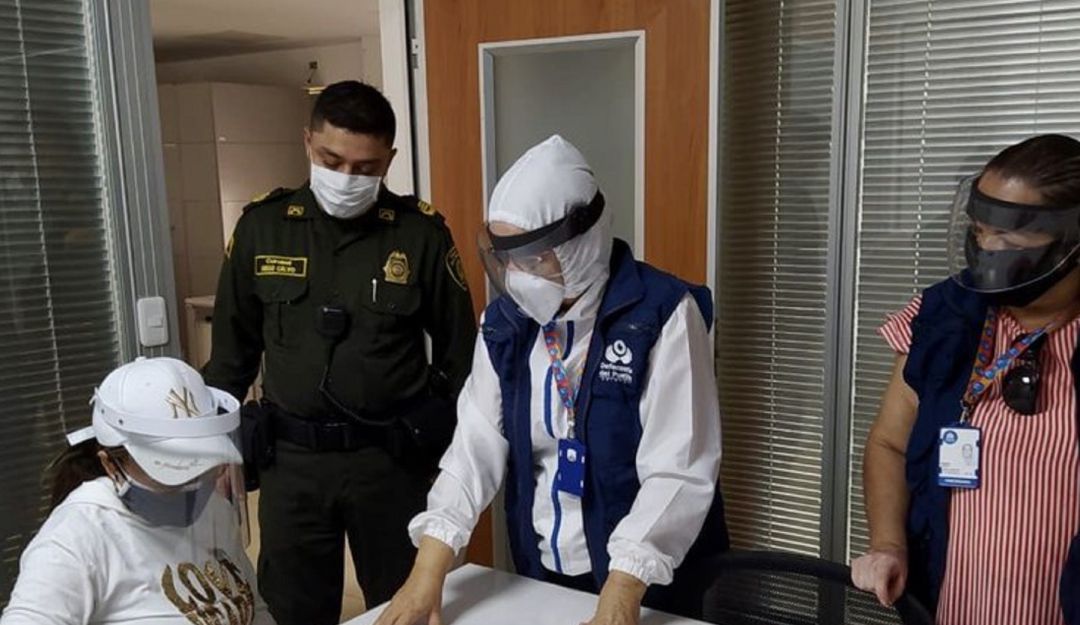 Noticias Colombia: La exgobernadora de La Guajira Oneida Pinto se entregó a las autoridades