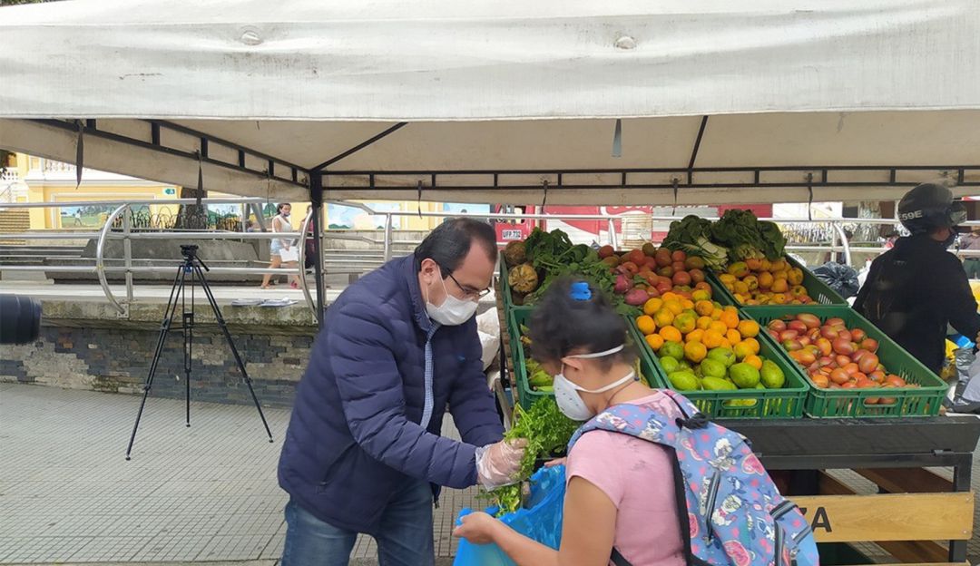 Cambio Verde Cáqueza: Un minuto por el planeta, Cáqueza intercambia reciclaje por alimento