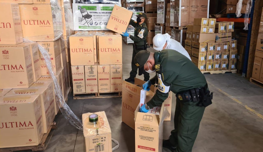 Cargamento de cigarrillos incautado: Incautan el contrabando más grande de cigarrillos en la historia del país