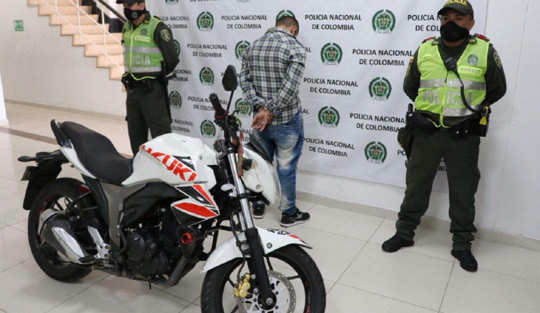 ROBO MOTOCICLETA HURTO BUCARAMANGA EVADIDO FUGADO VOLO CAPTURADO: Se voló del Ejército para robar motocicletas