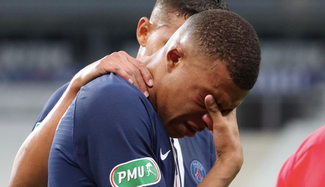 PSG lesión Kylian Mbappé: Un “Fuerte esguince en el tobillo” pone en duda a Mbappé para la Champions