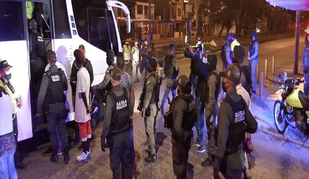 Captura masiva en Comuneros: En 48 horas la Policía en Cali realizó dos operativos con capturas masivas