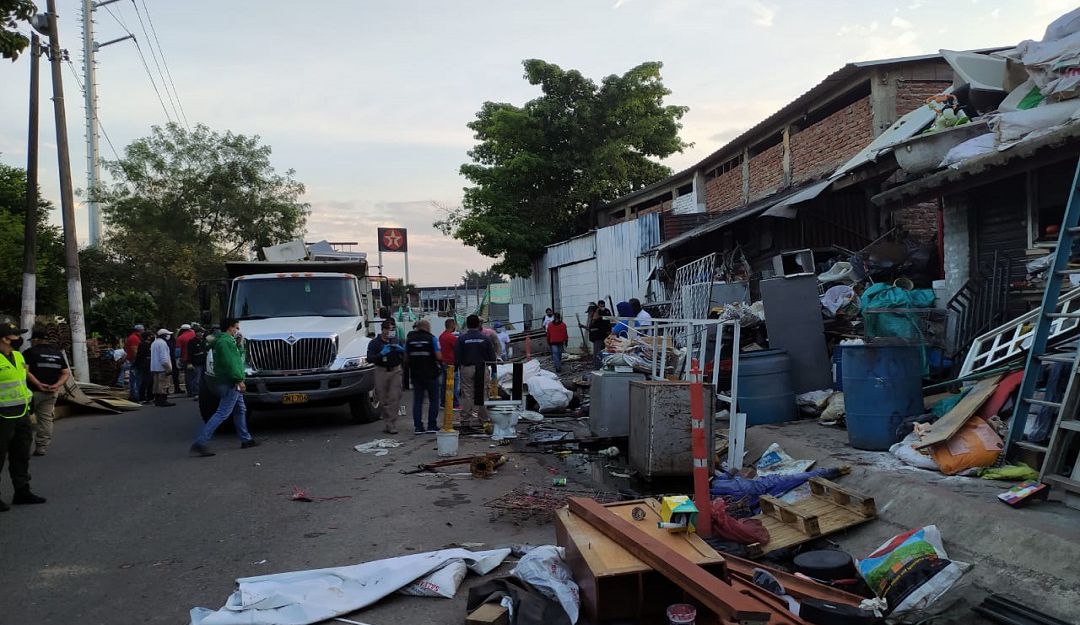 Recuperación del espacio público: Operativo para recuperar el espacio público de la Calle 23 entre la 50 y 56