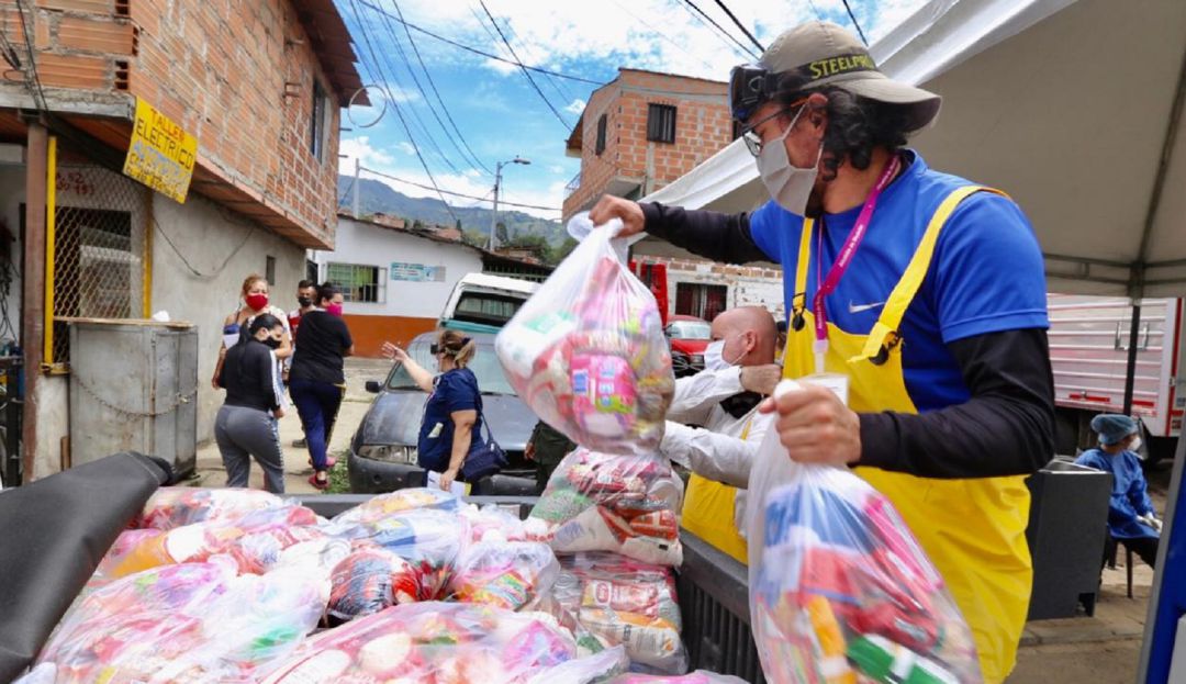 Contraloría archivo investigación contra Daniel Quintero: Archivan proceso de supuesto sobrecosto en mercados entregados en Medellín