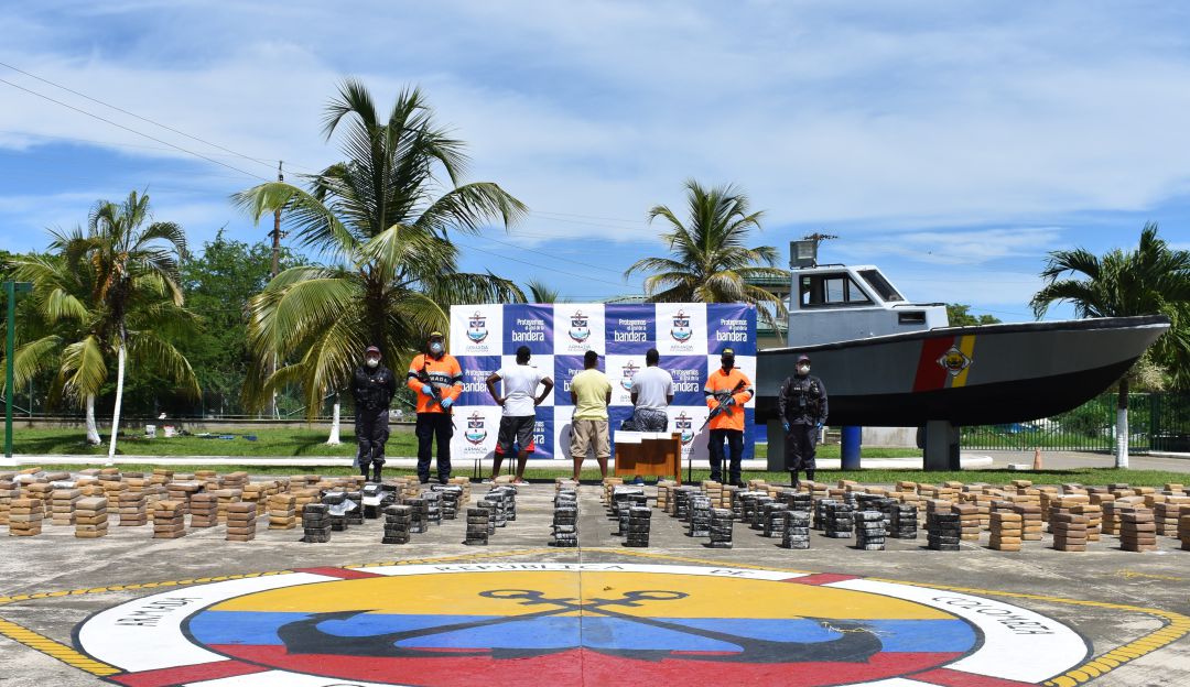 Incautan una tonelada de cocaína en urabá: La Armada incautó más de una tonelada de cocaína en el golfo de Urabá