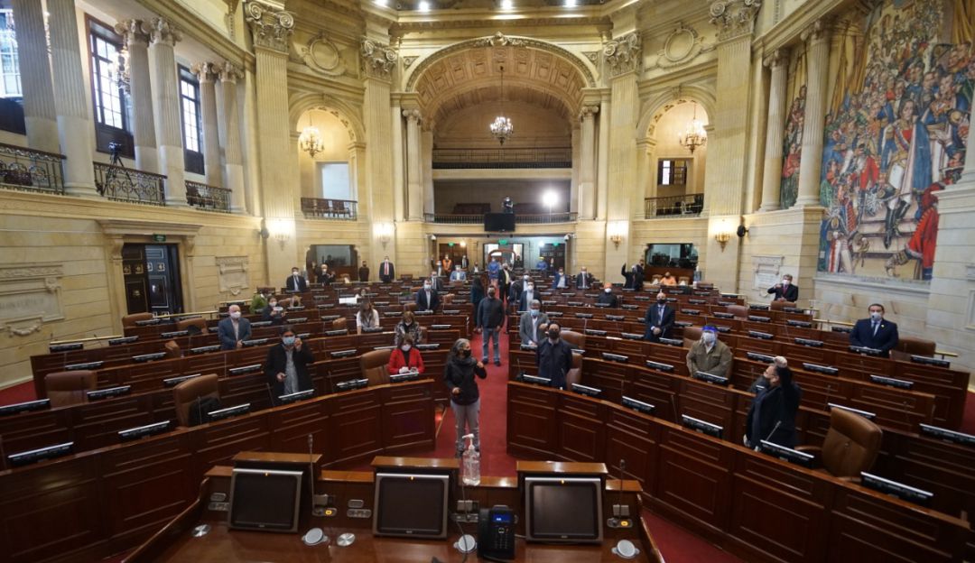 Reducción salario congresistas: Proponen que congresistas donen aumento salarial a familias vulnerables