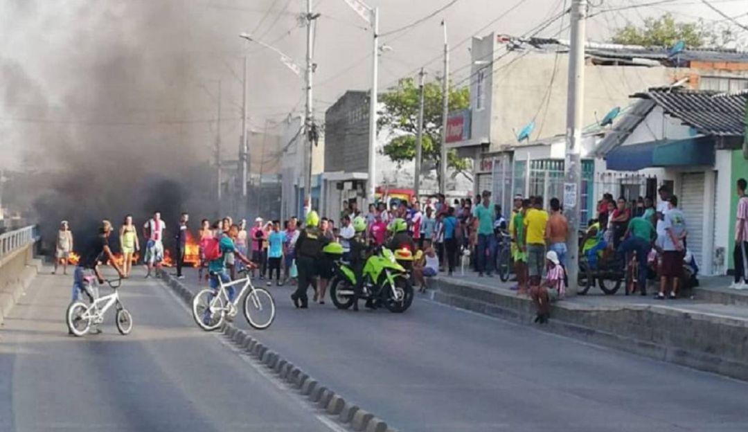 PROTESTA POR FALTA DE ENERGIA Con bloqueo de vía protestan en La