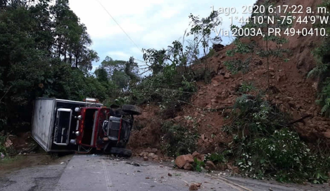 Derrumbe Caquetá Florencia: Derrumbe en la vía Suaza – Florencia mantiene sin oxígeno el Caquetá