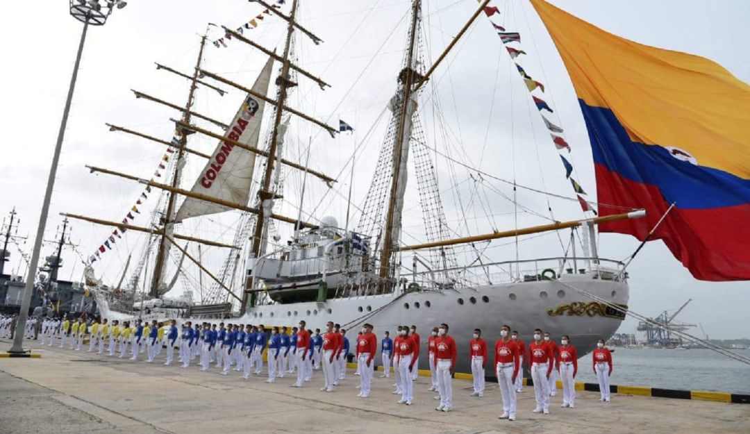 Buque Gloria en Cartagena: Buque ARC Gloria zarpó desde Cartagena a su crucero de entrenamiento