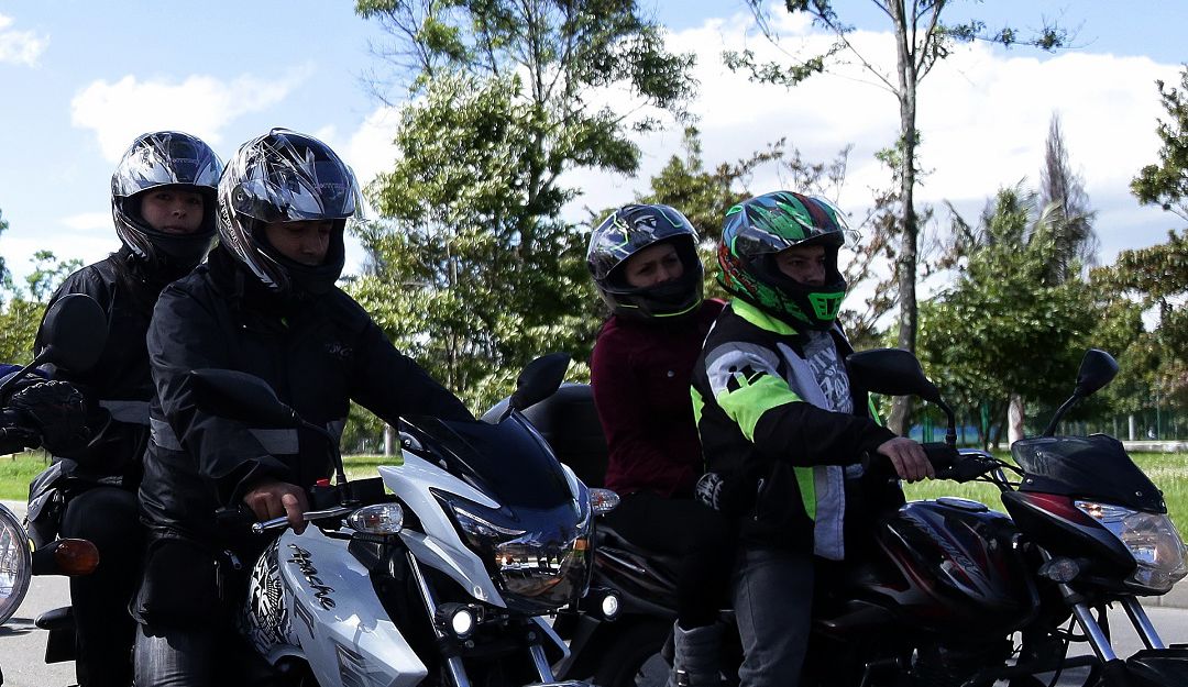 Parrillerro hombre: Parrillero hombre en Cali sigue prohibido
