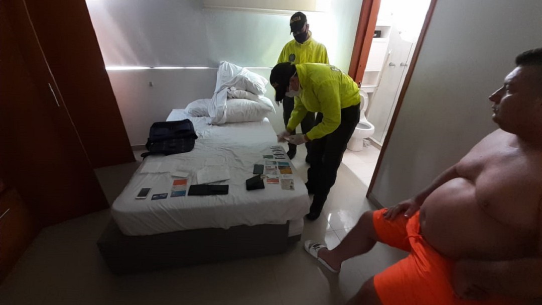 Dos rumanos y un colombiano clonaban tarjetas débito y crédito en Cartagena