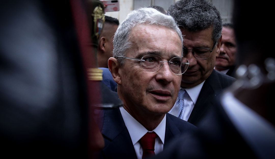 Medida de aseguramiento Álvaro Uribe: Opositores denuncian presión oficialista a Corte en caso Uribe