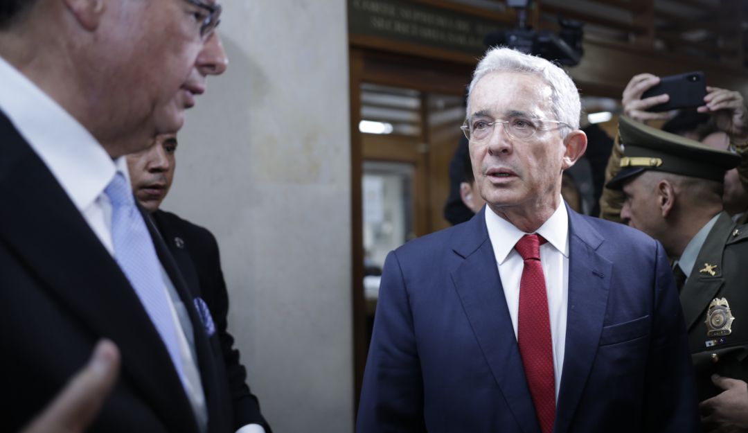 Empresarios sobre Álvaro Uribe Vélez: Empresarios piden que Uribe siga defendiéndose en libertad