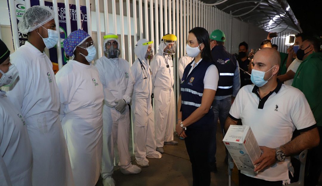 Coronavirus en Cali: Autoridades de Cali rinden homenaje al personal de la salud