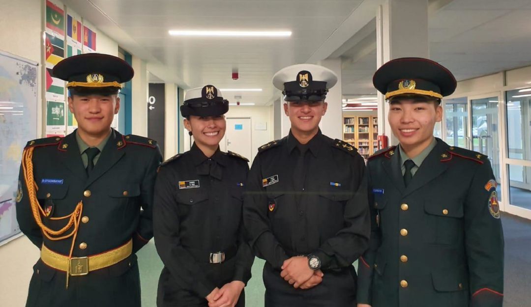 ENAP en Cartagena: Cadetes colombianos representan al país en Alemania