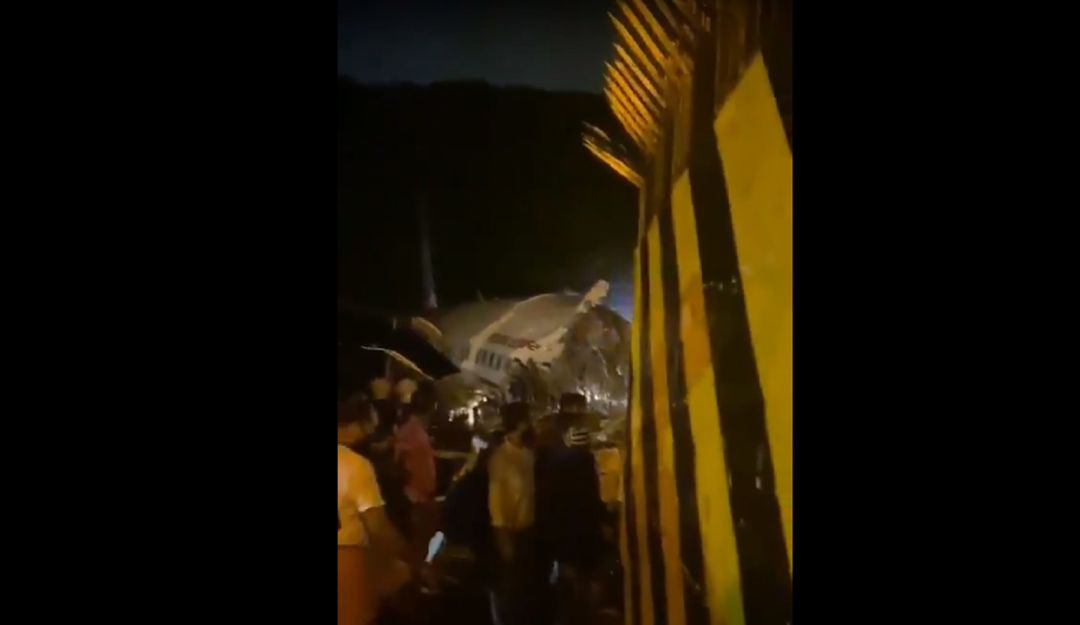 Calcuta India: Avión de Air India Express chocó al aterrizar en Calcuta (India)