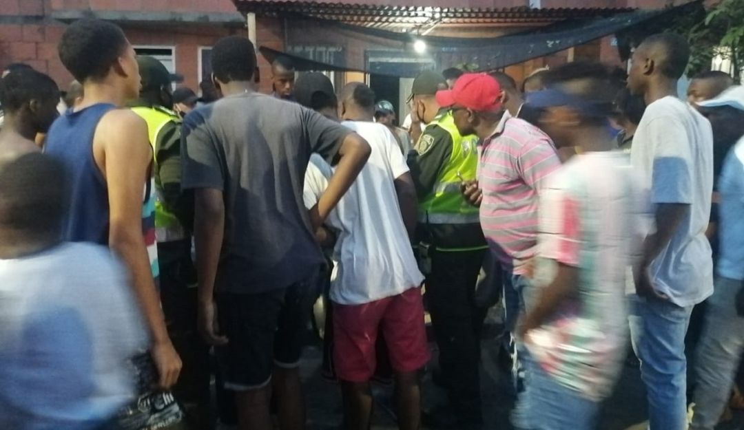 Llano Verde en Cali: Un muerto y 15 heridos deja atentado a con granada a CAI en Llano Verde