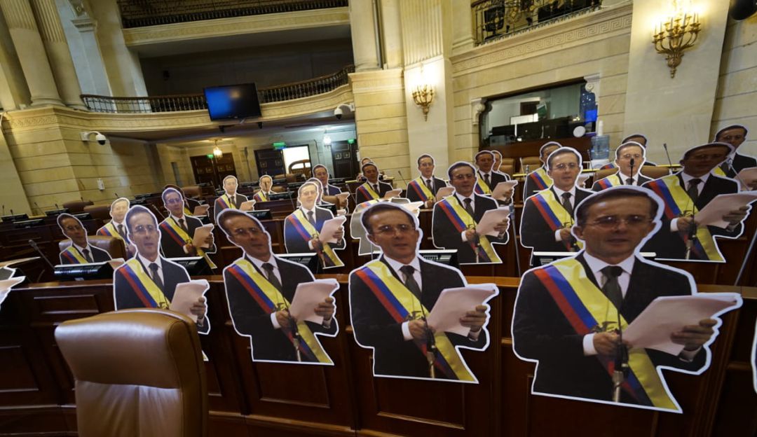 Homenaje Álvaro Uribe Congreso: Bancada del C. Democrático sorprendió con homenaje a Uribe en el Congreso