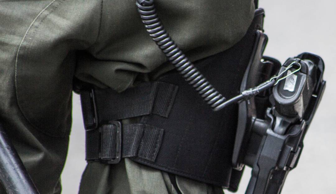 Asesinato arma Policía: Policía debe pagar por asesinato que se dio con el arma de un patrullero