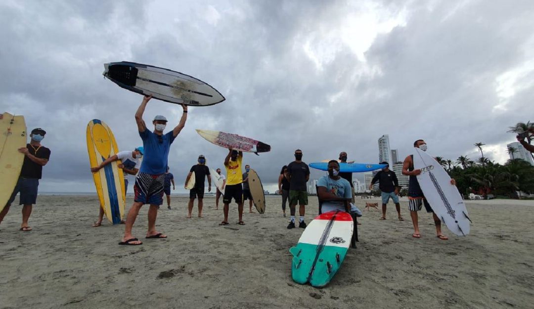 Surfistas piden reapertura de playas en Cartagena: Surfistas piden reapertura de playas en Cartagena para poder entrenar