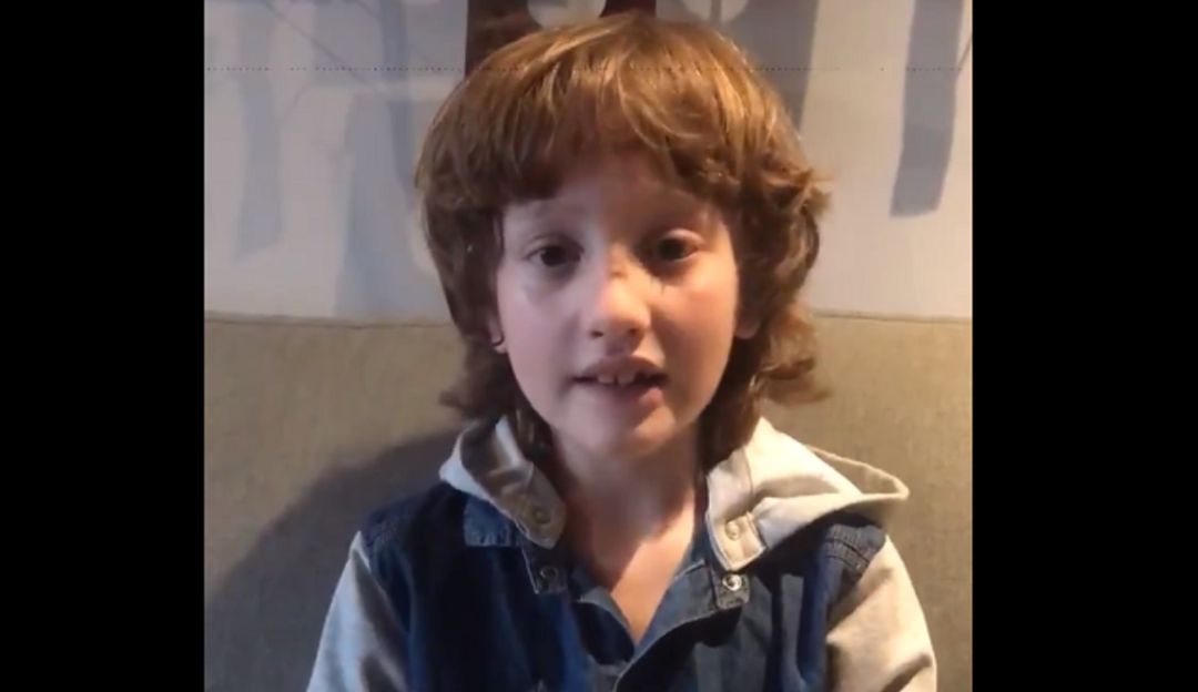 Niño en Medellín envía mensaje al Presidente para reabrir los colegios: Niño en Medellín envía mensaje al Presidente para reabrir los colegios