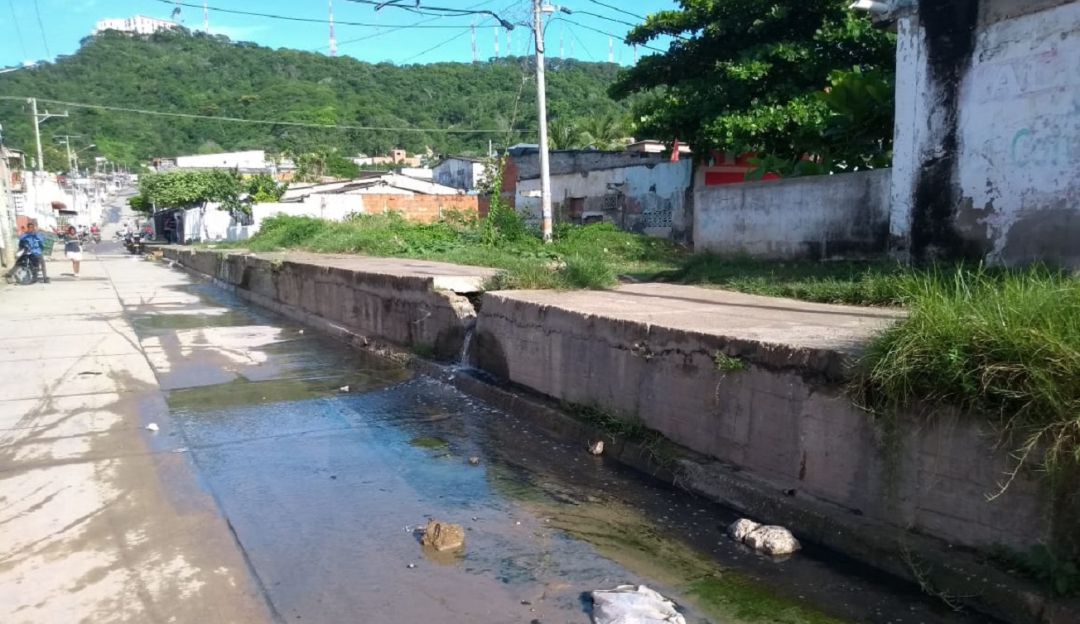 El canalón de La Esperanza en Cartagena: El 'canalón' de La Esperanza en Cartagena: eterno problema