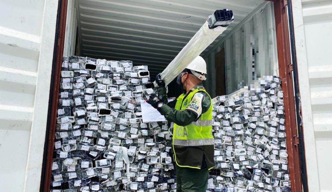Perfiles de aluminio de contrabando en Cartagena: Hallan contenedor con perfiles de aluminio de contrabando en Cartagena