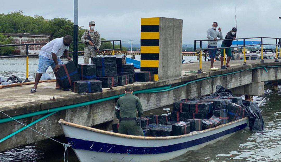 Golfo de Urabá: En Turbo detienen lancha que transportaba un millón de cigarrillos