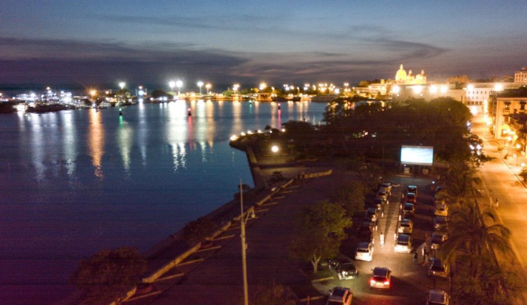 Autocine en Cartagena: Cartagena tendrá autocine en el parqueadero del Centro de Convenciones
