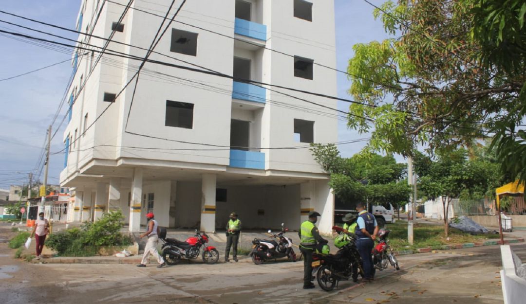Edificio Portales de Blas de Lezo I en Cartagena: Inician plan de emergencia para Portales de Blas de Lezo I en Cartagena