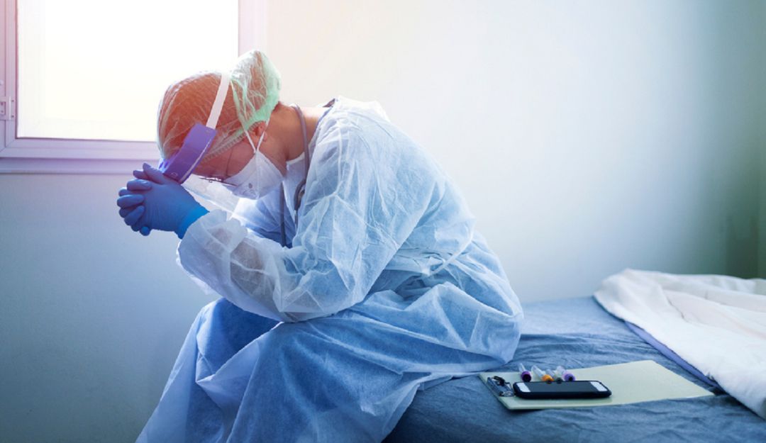 Estudio revela problemas psicológicos de los médicos: El CES evidenció graves problemas psicológicos en médicos del país