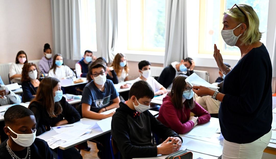Confirman primeros contagios de COVID en estudiantes de colegios privados: Confirman primeros contagios de COVID en estudiantes de colegios privados