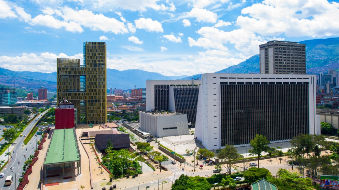 Anuncian toque de queda de 34 horas en Medellín para Navidad y Año Nuevo