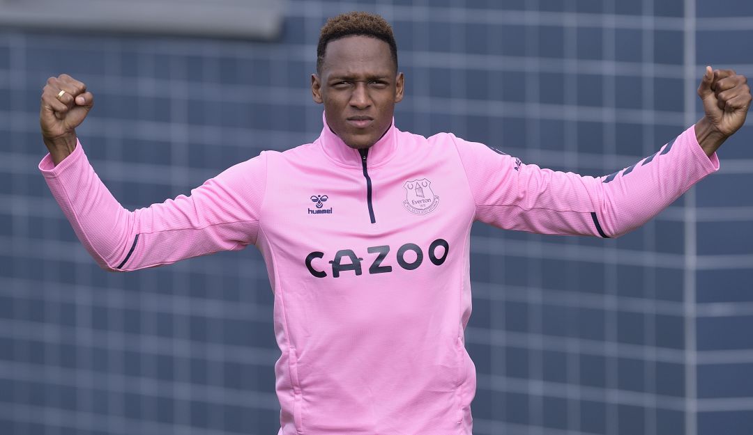 Colombianos en el exterior: Yerry Mina volvió a entrenamientos con el Everton