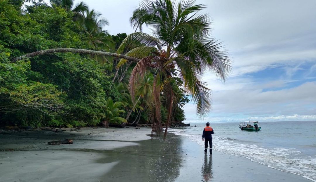 Naufragan tres nicaragüenses en el Pacífico: Naufragan tres nicaragüenses en aguas del Pacífico. Tres días a la deriva