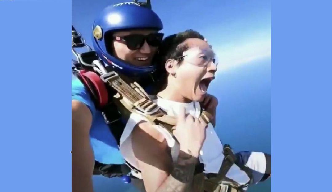 TikTok: (Video) Paracaidista novato se desmayó en pleno descenso