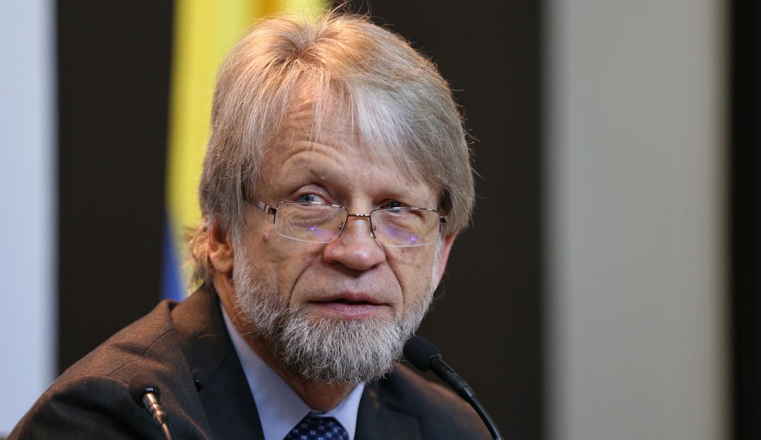 Antanas Mockus: Se reabre debate sobre la permanencia de Mockus en el Congreso