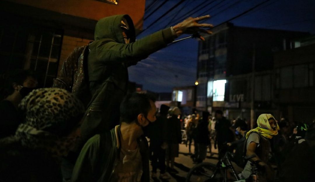 protestas: En medio de disturbios, ladrones se roban un SITP y atropellan a una mujer