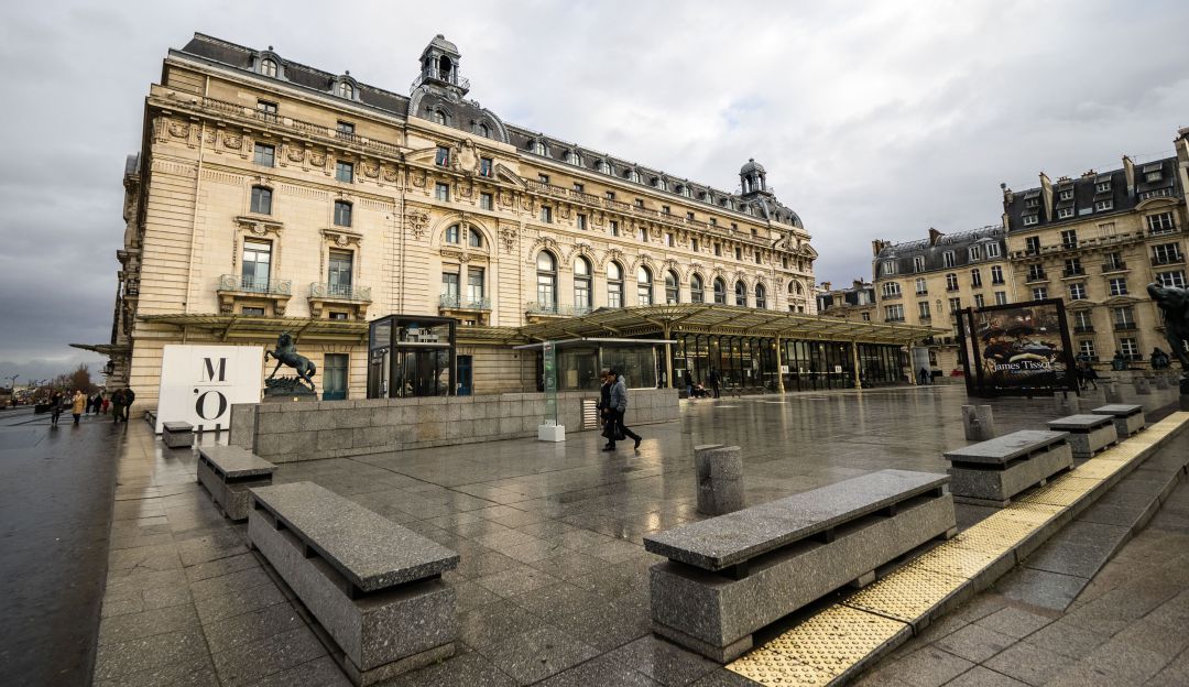 Ingreso Museo d’Orsay: Prohíben a una mujer el ingreso a famoso museo por culpa de su escote