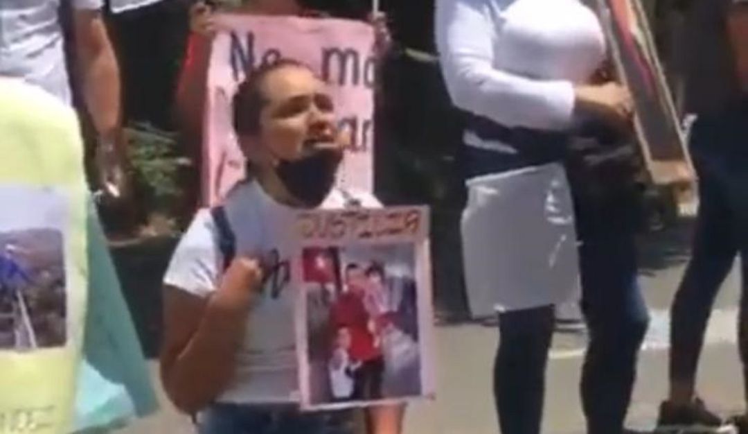 Mujer en Medellín denuncia que la Policía habría asesinado a su esposo: Mujer en Medellín denuncia que la Policía habría asesinado a su esposo