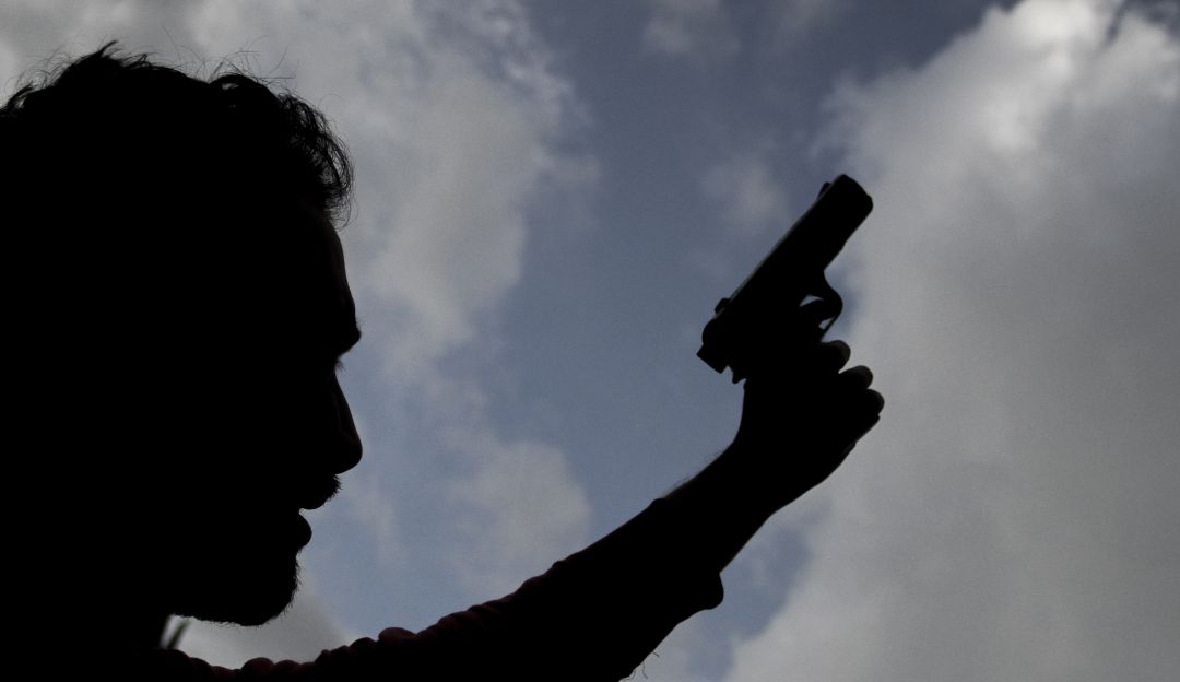 Policía Nacional Colombia: Un hombre fue herido a bala en un procedimiento de la Policía