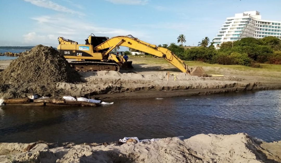 Maquinaria trabajos en El Laguito de Cartagena: Maquinaria inicia trabajos en El Laguito de Cartagena