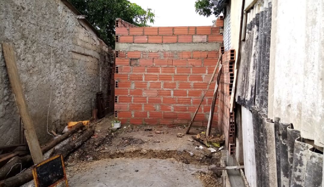Ayudas humanitarias familias en Cartagena: Familia en Cartagena pide ayuda para mejorar su vivienda