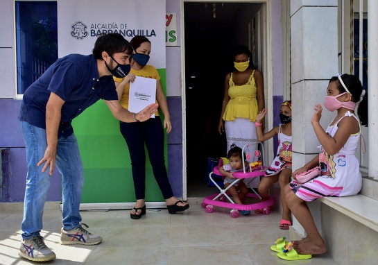 Familias barranquilleras recibieron sus títulos de vivienda: Familias barranquilleras recibieron sus títulos de vivienda Familias barranquilleras recibieron sus títulos de vivienda: Familias barranquilleras recibieron sus títulos de vivienda