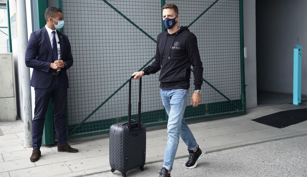 Arias Atlético Bayer Leverkusen: Bayer Leverkusen oficializó la contratación de Santiago Arias