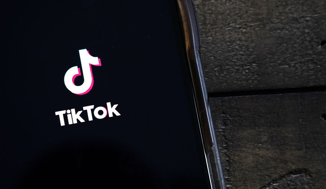 TikTok eliminó 100 millones de videos por infringir normas durante el 2020