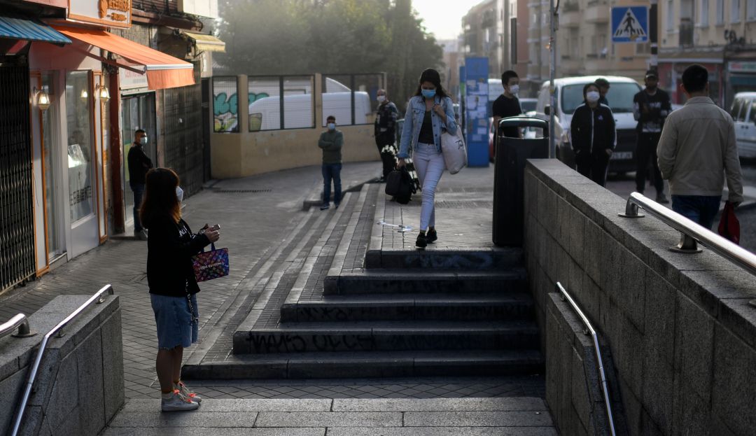 Coronavirus: Autoridades españolas reducen a 10 días cuarentena de contactos estrechos