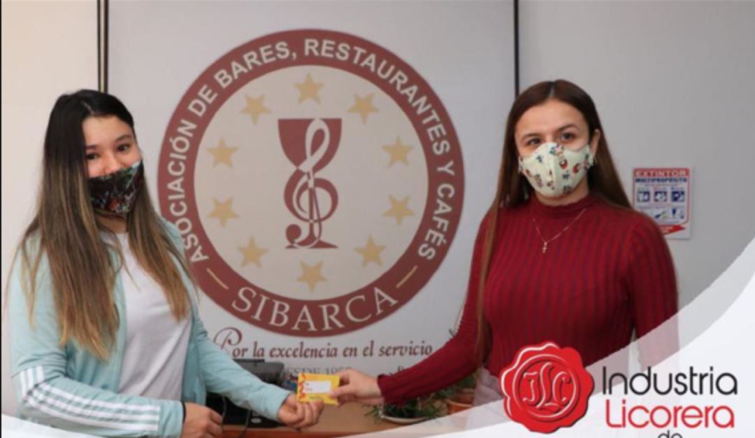 Entrega de bonos de mercados a trabajadores de bares en Manizales: ILC entregó bonos de mercados a trabajadores de bares y restaurantes