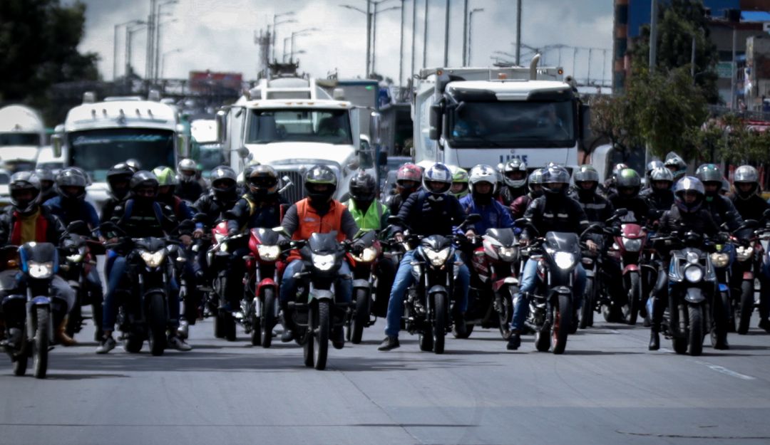 Las motos no tienen pico y placa
