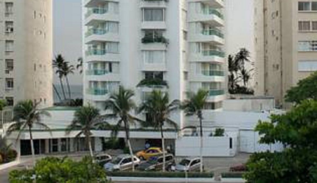 Hotel Dann en Cartagena: Hotel Dann asegura que plantaron 18 palmeras “Cola de Zorro” en El Laguito
